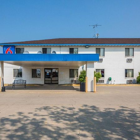Motel 6-Fargo, ND - South Exterior foto