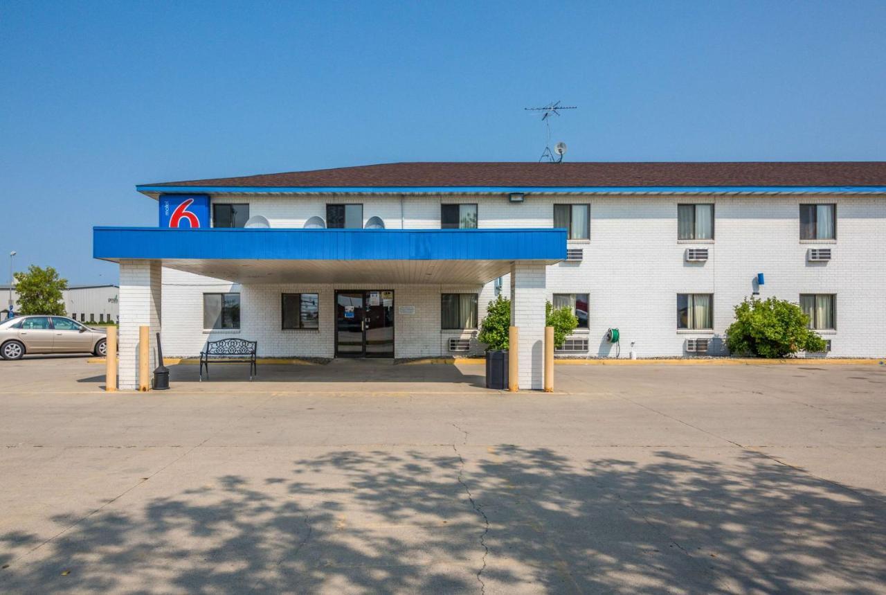 Motel 6-Fargo, ND - South Exterior foto